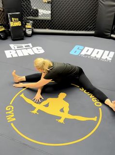 Agata Mlynarska feet photo 8