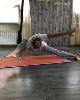 Agata Mutsenietse feet photo 8