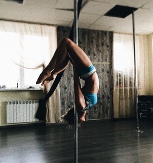Agata Mutsenietse feet photo 7