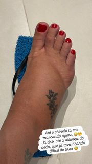 Agatha Bednarczuk feet photo 1