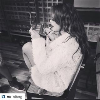 Agatha Moreira feet photo thumbnail