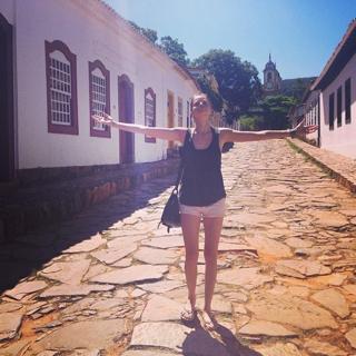 Agatha Moreira feet photo thumbnail