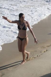 Agatha Moreira feet photo thumbnail