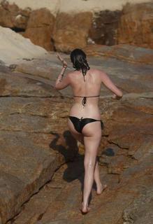 Agatha Moreira feet photo thumbnail