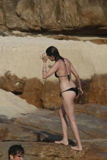 Agatha Moreira feet photo thumbnail