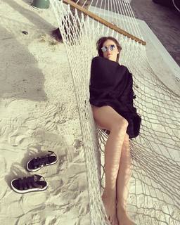 Agatha Moreira feet photo thumbnail