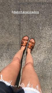Agatha Moreira feet photo thumbnail