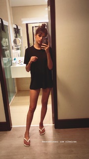 Agatha Moreira feet photo thumbnail