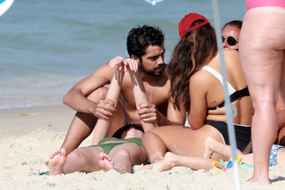 Agatha Moreira feet photo thumbnail