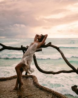 Agatha Moreira feet photo thumbnail