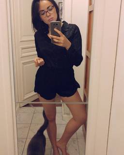 Agathe Auproux feet photo thumbnail