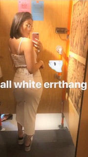 Agathe Auproux feet photo thumbnail
