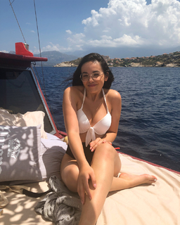 Agathe Auproux feet photo thumbnail