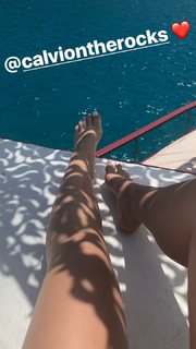 Agathe Auproux feet photo thumbnail
