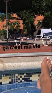Agathe Auproux feet photo thumbnail