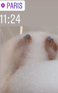 Agathe Auproux feet photo thumbnail