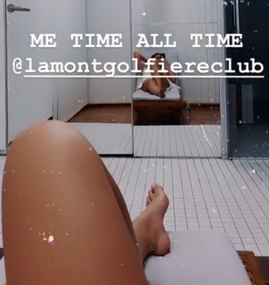 Agathe Auproux feet photo thumbnail