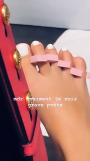Agathe Auproux feet photo thumbnail