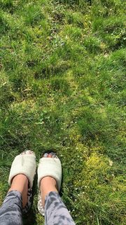Agathe Auproux feet photo thumbnail