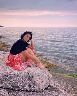 Agathe Auproux feet photo thumbnail