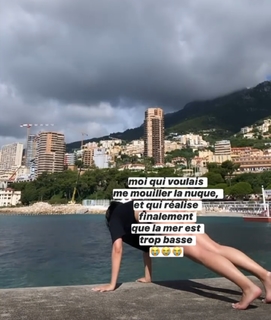 Agathe Auproux feet photo thumbnail