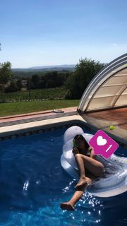 Agathe Auproux feet photo thumbnail