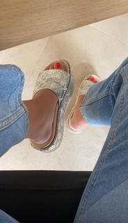 Agathe Auproux feet photo thumbnail