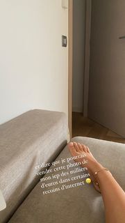 Agathe Auproux feet photo thumbnail