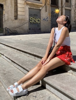 Agathe Auproux feet photo thumbnail