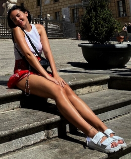 Agathe Auproux feet photo thumbnail