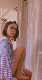 Agathe Auproux feet photo thumbnail