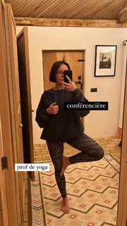 Agathe Auproux feet photo thumbnail