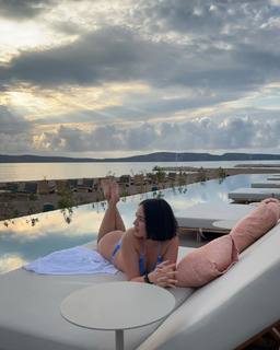 Agathe Auproux feet photo thumbnail
