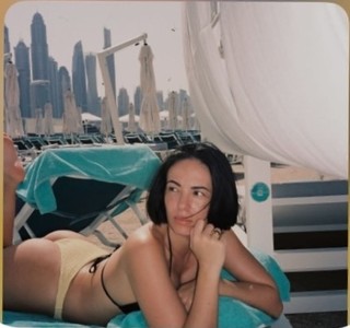 Agathe Auproux feet photo thumbnail