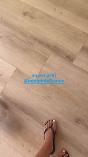 Agathe Auproux feet photo 2