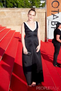 Aglaya Tarasova feet photo 3
