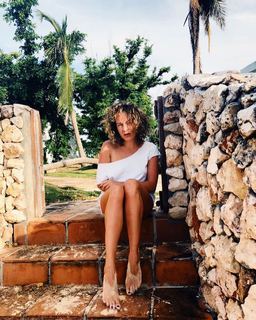 Aglaya Tarasova feet photo 2