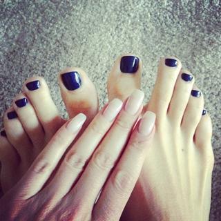 Agnes Bruckner feet photo 5