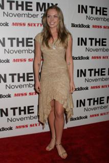 Agnes Bruckner feet photo 4