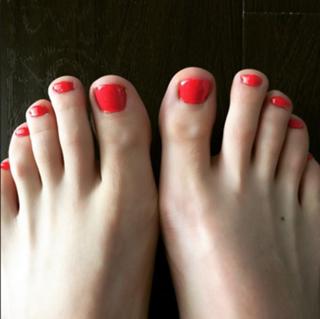 Agnes Bruckner feet photo 8