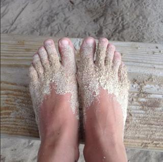 Agnes Bruckner feet photo 4