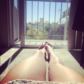 Agnes Bruckner feet photo 3