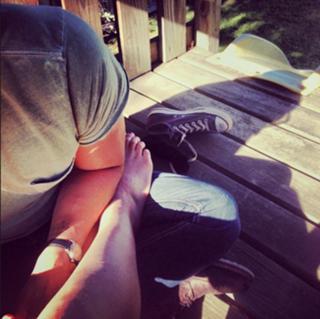 Agnes Bruckner feet photo 2