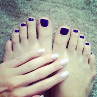 Agnes Bruckner feet photo 18