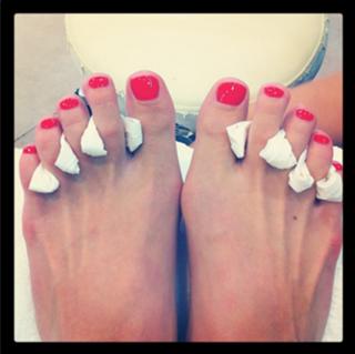 Agnes Bruckner feet photo 12