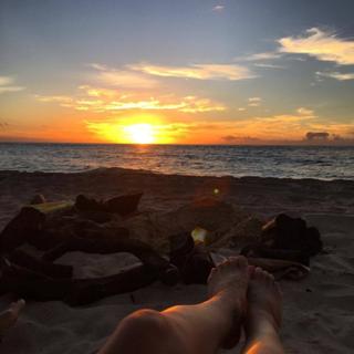 Agnes Bruckner feet photo 1