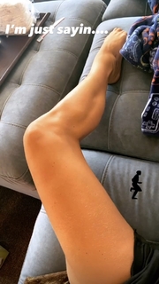 Agnes Bruckner feet photo 5