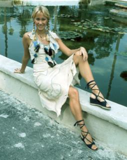 Agnetha Fältskog feet photo thumbnail