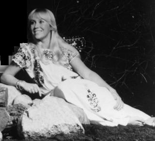 Agnetha Fältskog feet photo thumbnail