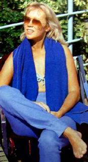 Agnetha Fältskog feet photo thumbnail